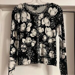WHITE-HOUSE BLACK MARKET  Floral Women's SNAP SWEATER Size SMALL